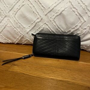 Stella and Dot Covet Black Chevron Wallet. Genuine Leather.